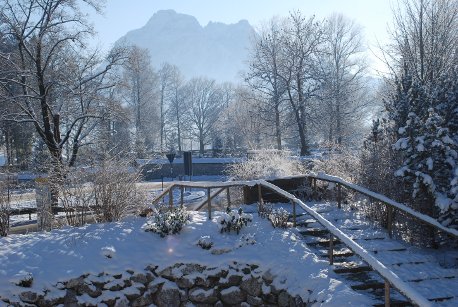 Ausblick Süd Balkon auf Berg Säuling im Winter Ferienwohnung Füssen Forggensee Bergmann